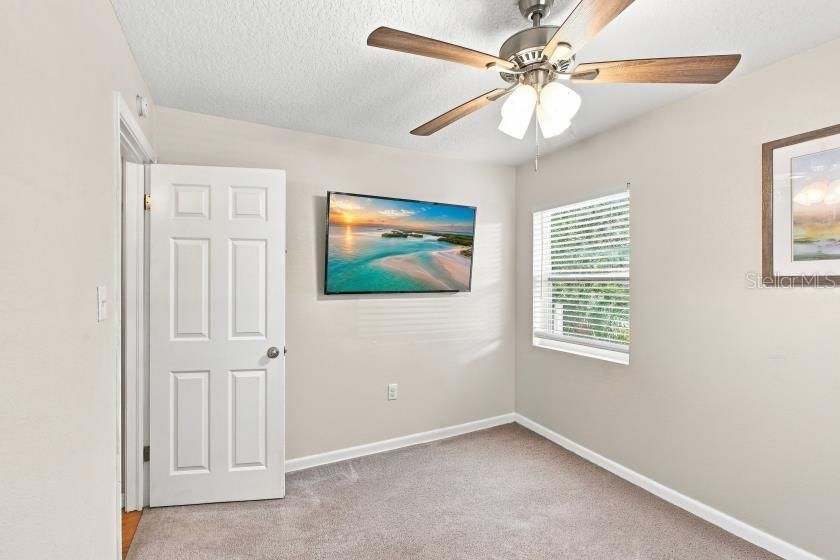 For Sale: $380,000 (3 beds, 1 baths, 1305 Square Feet)