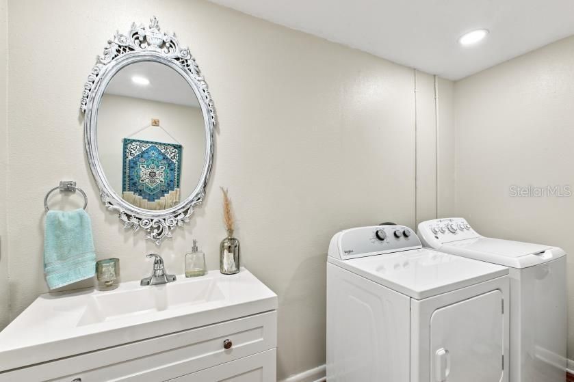 For Sale: $380,000 (3 beds, 1 baths, 1305 Square Feet)