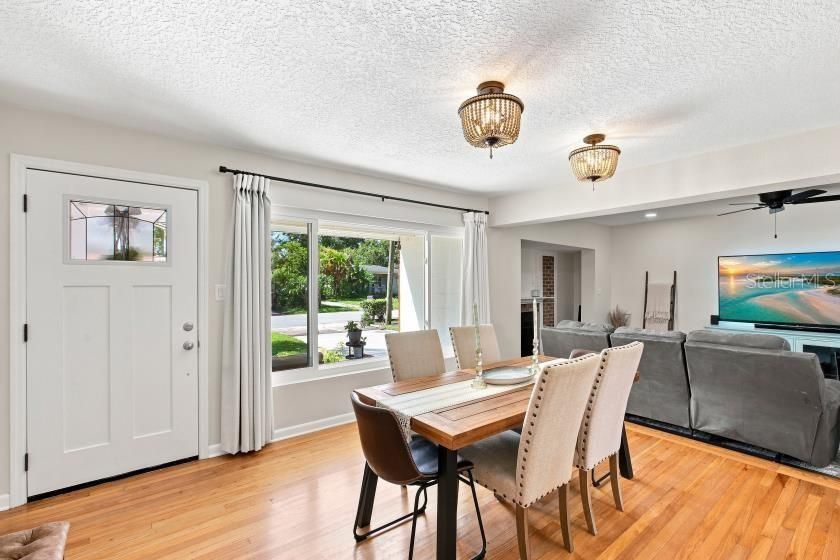 For Sale: $380,000 (3 beds, 1 baths, 1305 Square Feet)