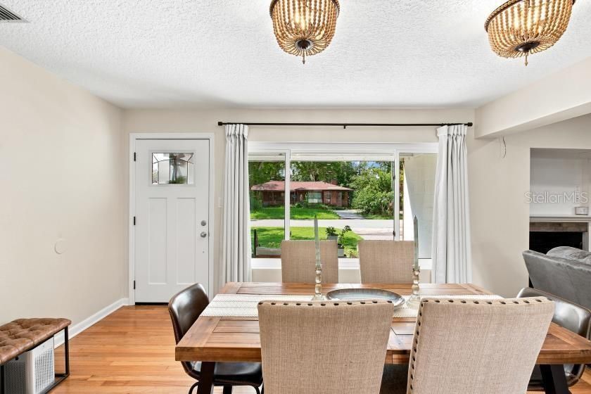 For Sale: $380,000 (3 beds, 1 baths, 1305 Square Feet)