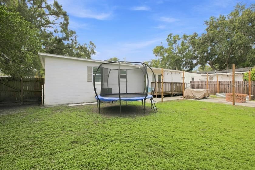 For Sale: $380,000 (3 beds, 1 baths, 1305 Square Feet)