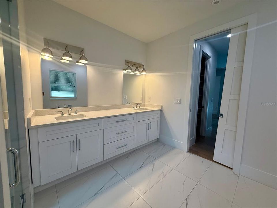 В аренду: $8,000 (4 спален, 4 ванн, 3554 Квадратных фут)