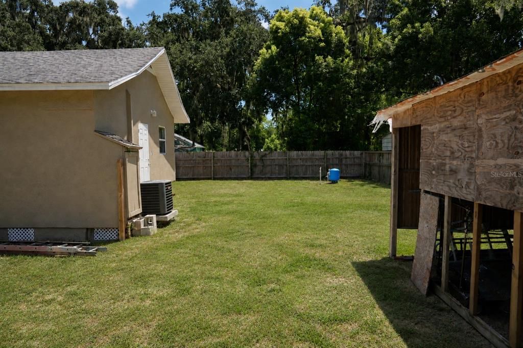 For Sale: $240,000 (2 beds, 1 baths, 800 Square Feet)