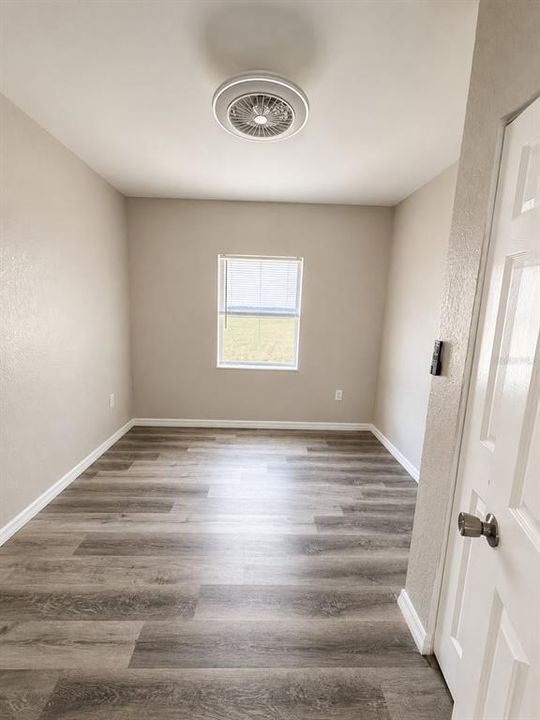 For Sale: $240,000 (2 beds, 1 baths, 800 Square Feet)