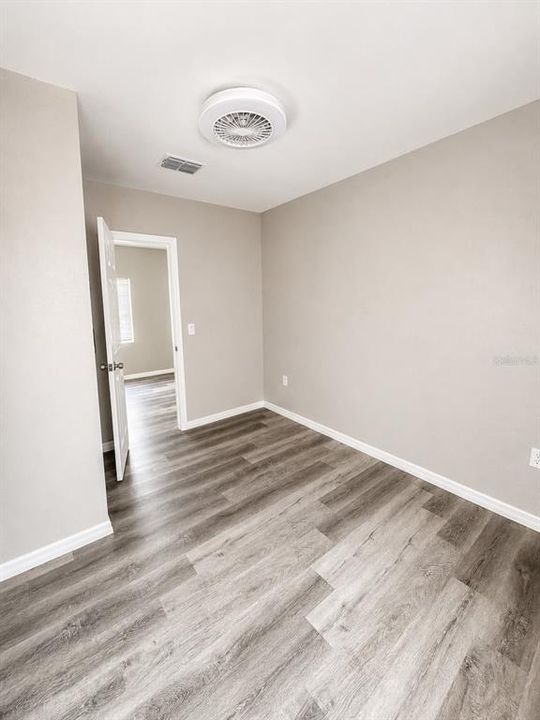 For Sale: $240,000 (2 beds, 1 baths, 800 Square Feet)