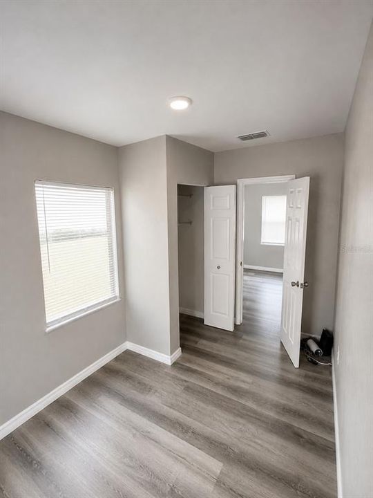 For Sale: $240,000 (2 beds, 1 baths, 800 Square Feet)