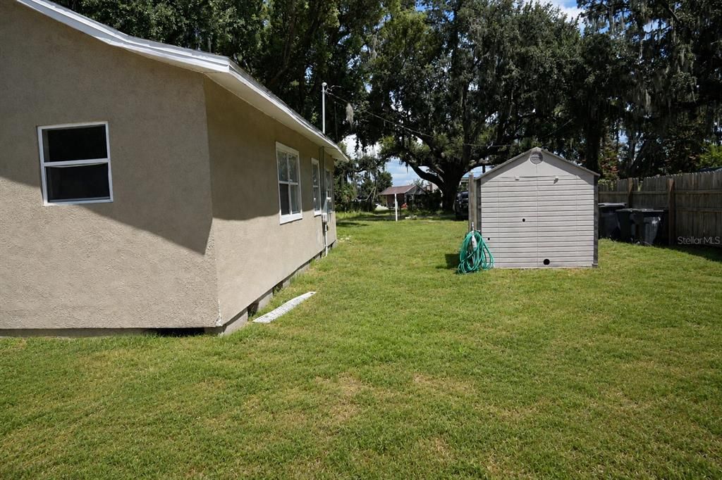 For Sale: $240,000 (2 beds, 1 baths, 800 Square Feet)