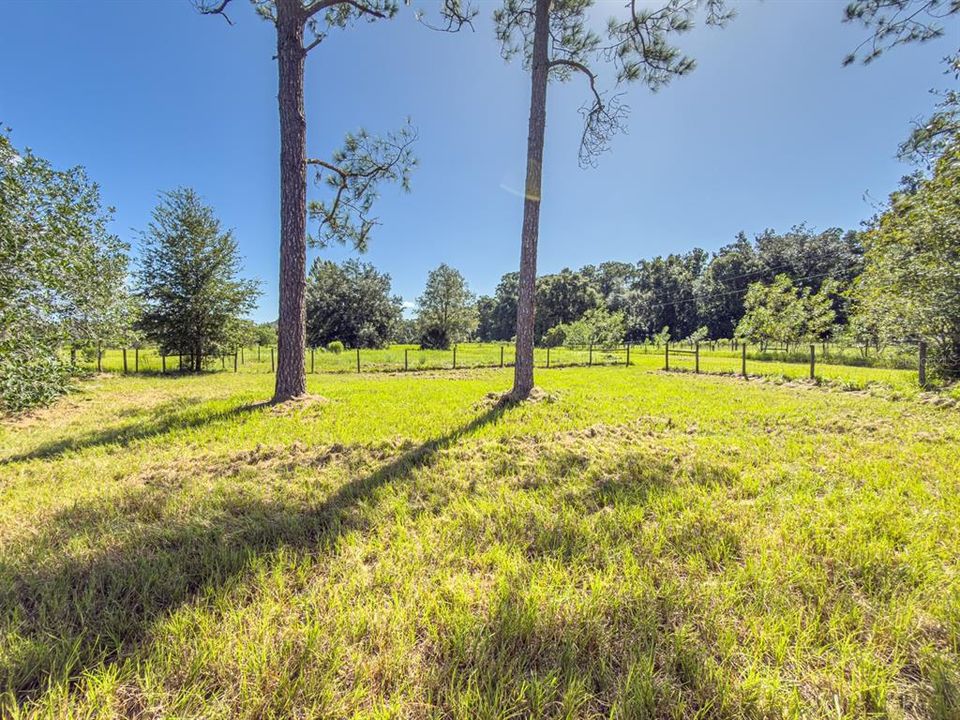 На продажу: $750,000 (29.87 acres)