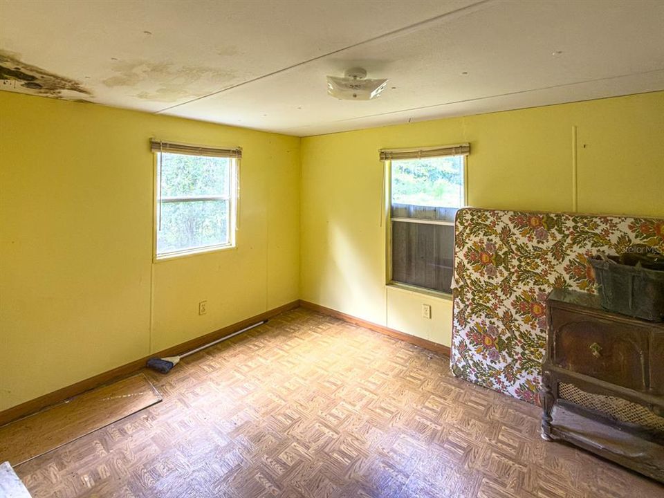 На продажу: $750,000 (29.87 acres)
