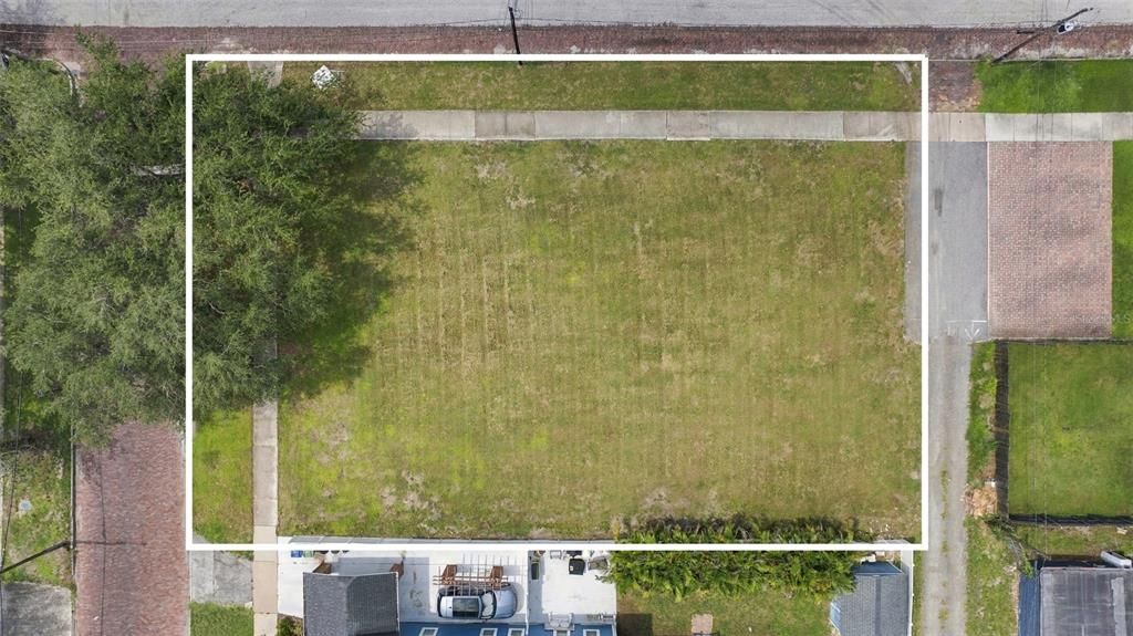 На продажу: $999,900 (0.24 acres)