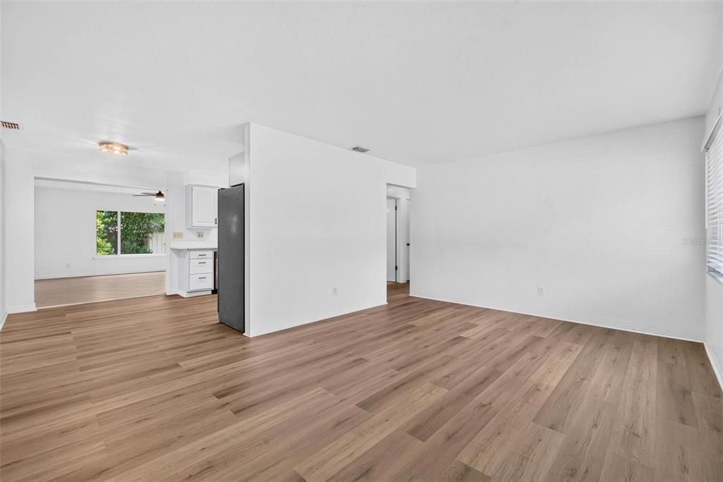 En Venta: $398,000 (3 camas, 2 baños, 1410 Pies cuadrados)