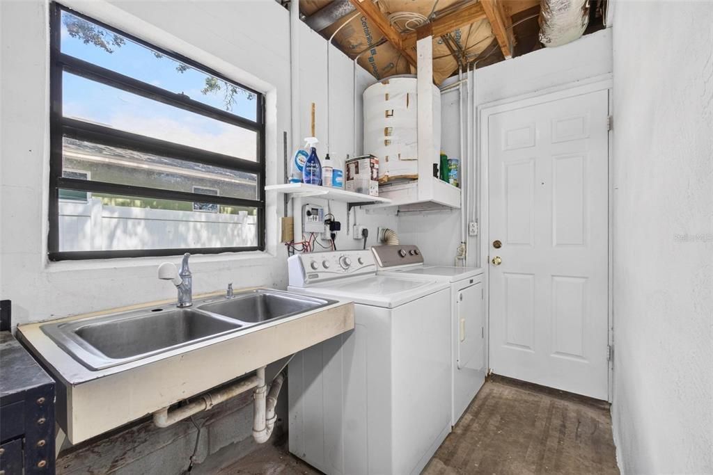 En Venta: $398,000 (3 camas, 2 baños, 1410 Pies cuadrados)