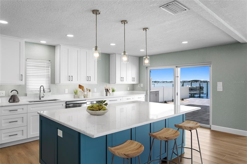 For Sale: $1,950,000 (3 beds, 2 baths, 2573 Square Feet)