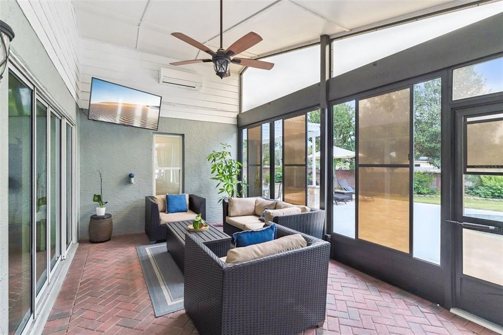 For Sale: $675,000 (4 beds, 3 baths, 2366 Square Feet)