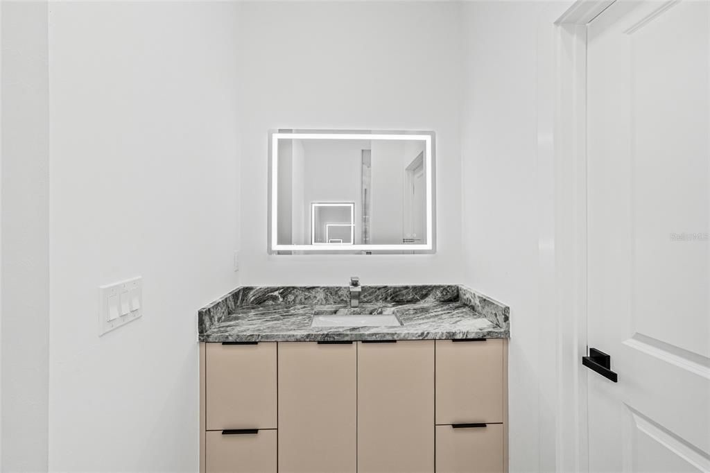 En Venta: $358,000 (3 camas, 2 baños, 1796 Pies cuadrados)