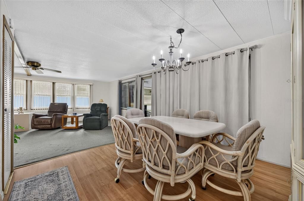 For Sale: $103,000 (2 beds, 2 baths, 1152 Square Feet)
