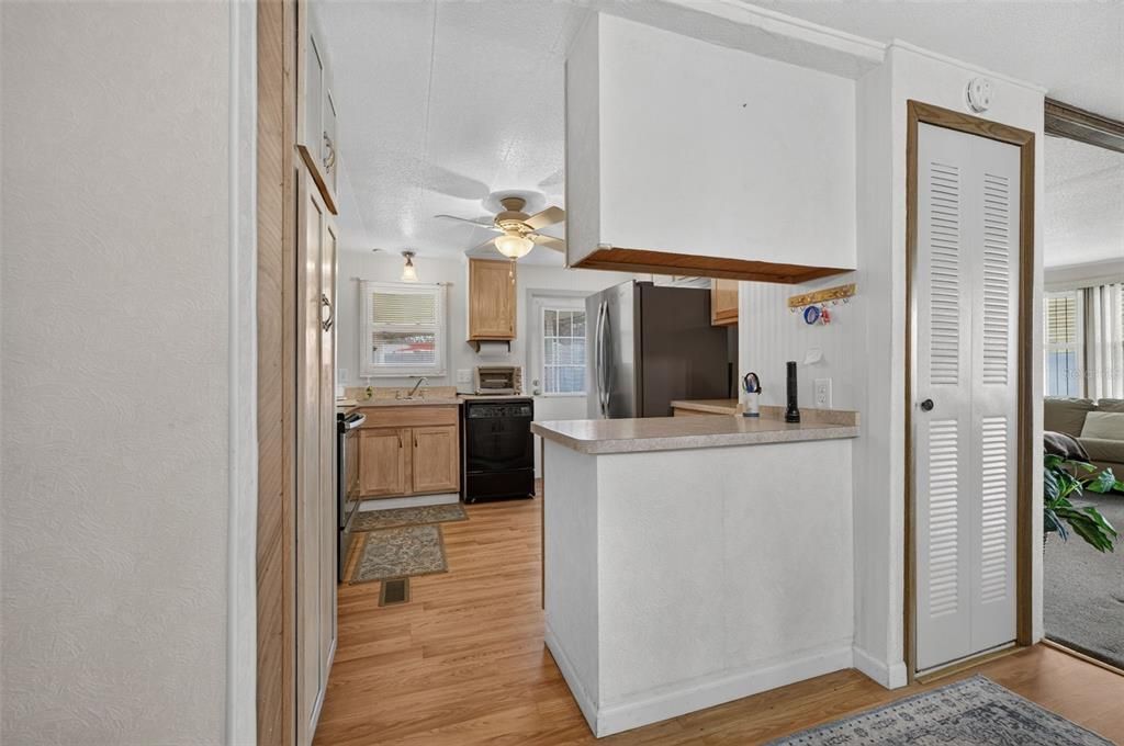 For Sale: $103,000 (2 beds, 2 baths, 1152 Square Feet)