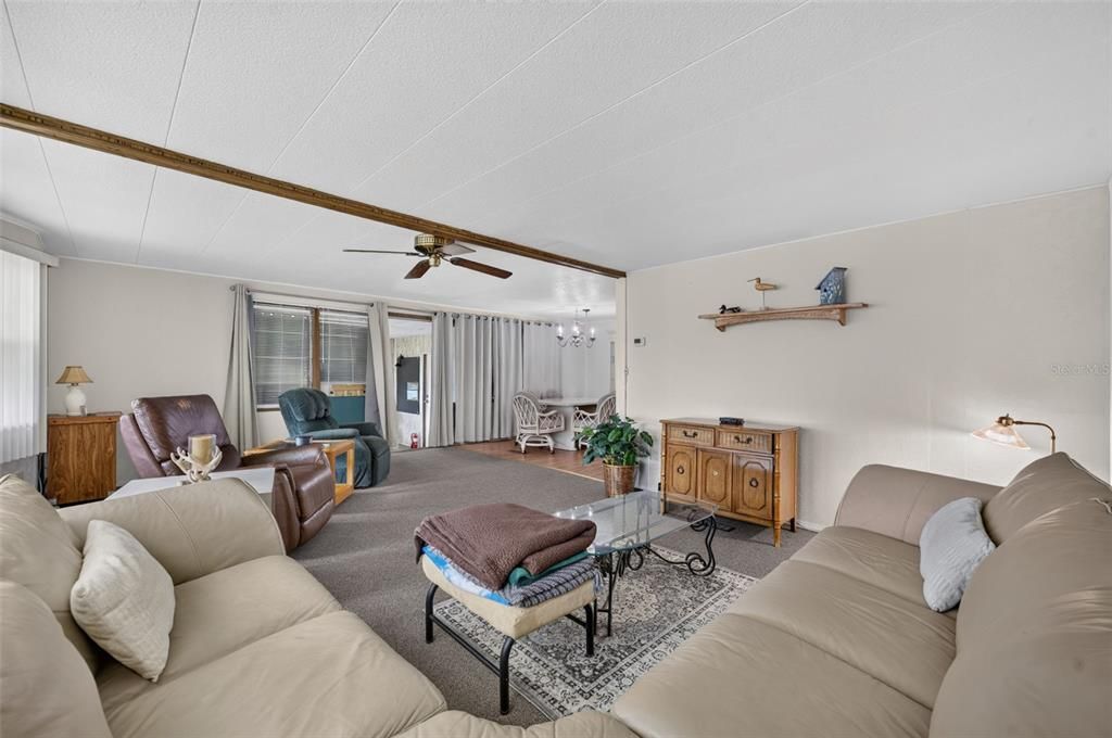 For Sale: $103,000 (2 beds, 2 baths, 1152 Square Feet)