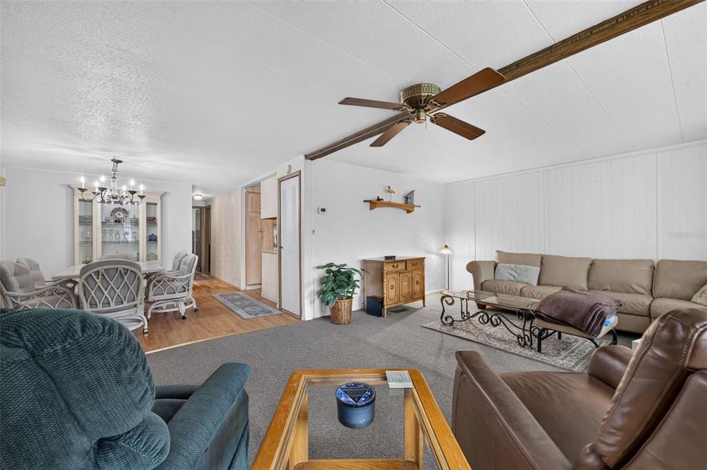 For Sale: $103,000 (2 beds, 2 baths, 1152 Square Feet)