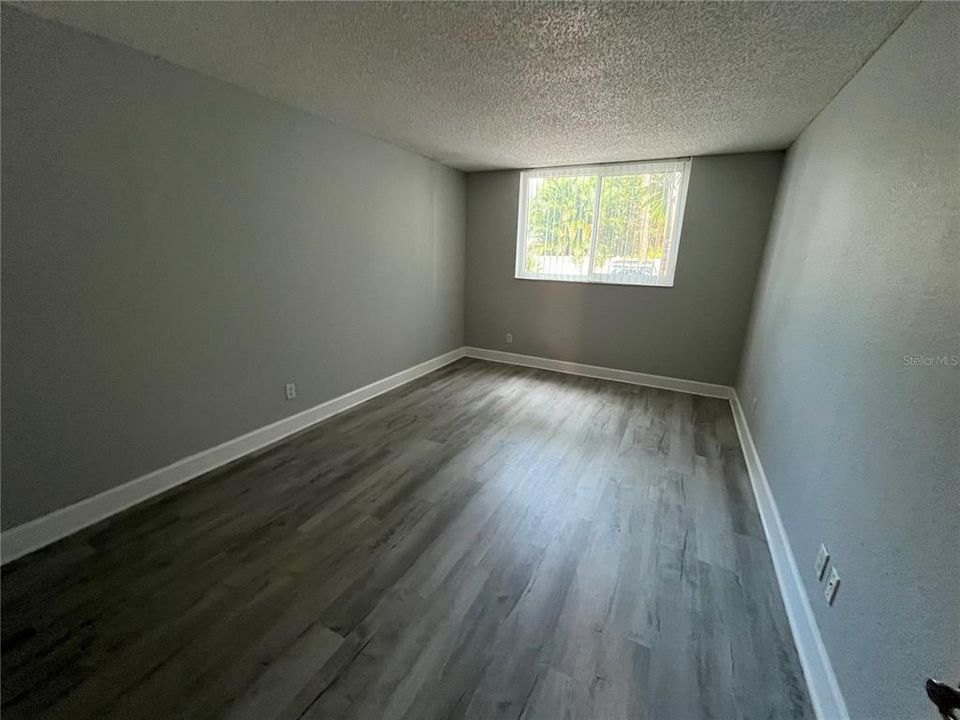 For Rent: $1,400 (1 beds, 1 baths, 714 Square Feet)