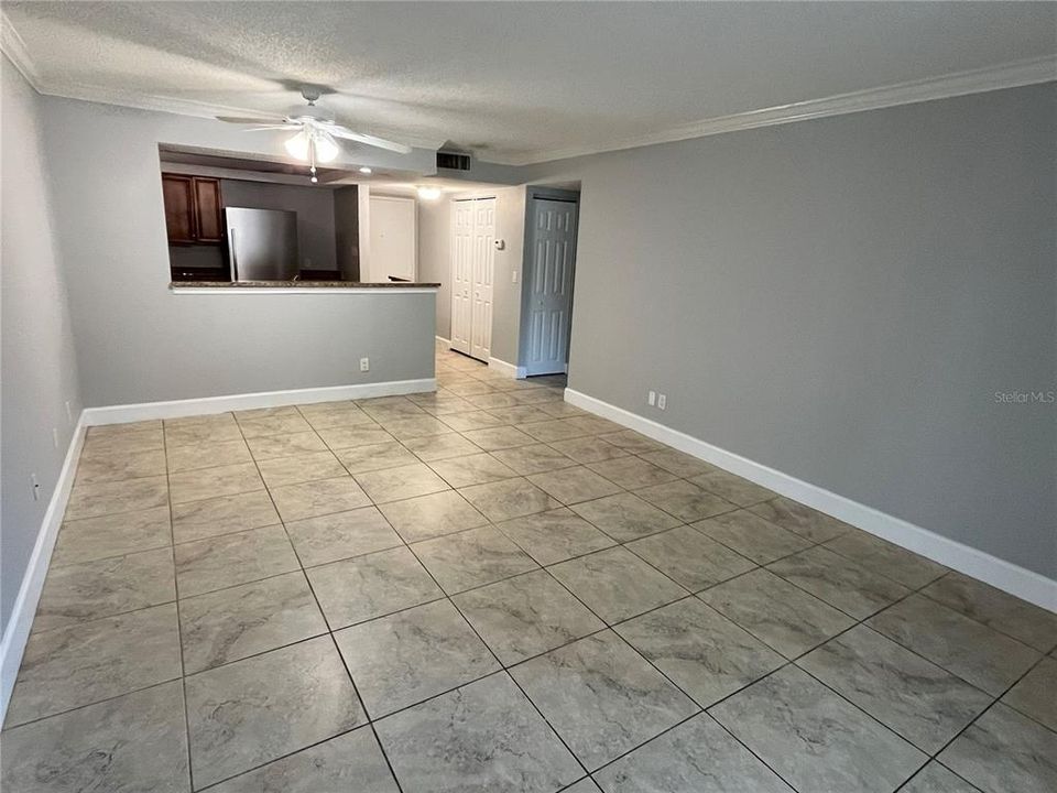 For Rent: $1,400 (1 beds, 1 baths, 714 Square Feet)