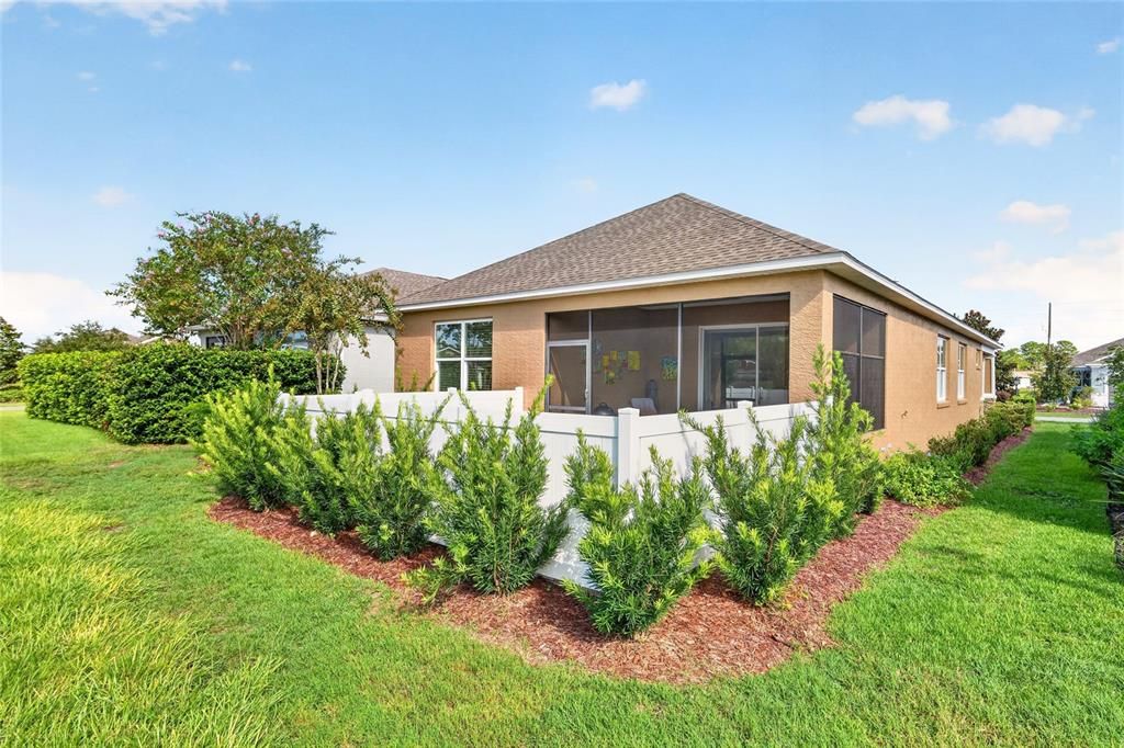 For Sale: $279,900 (2 beds, 2 baths, 1431 Square Feet)