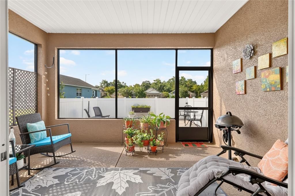 For Sale: $279,900 (2 beds, 2 baths, 1431 Square Feet)