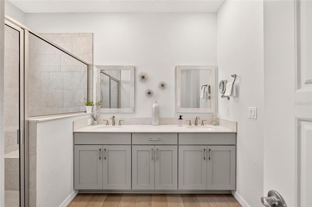 For Sale: $279,900 (2 beds, 2 baths, 1431 Square Feet)
