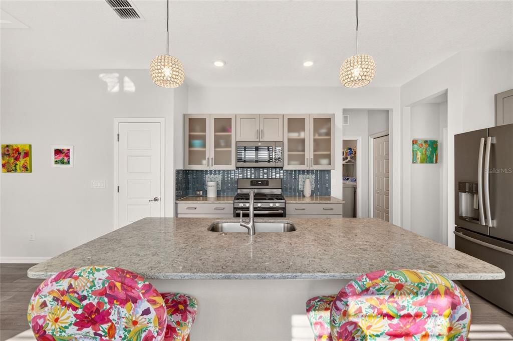 For Sale: $279,900 (2 beds, 2 baths, 1431 Square Feet)