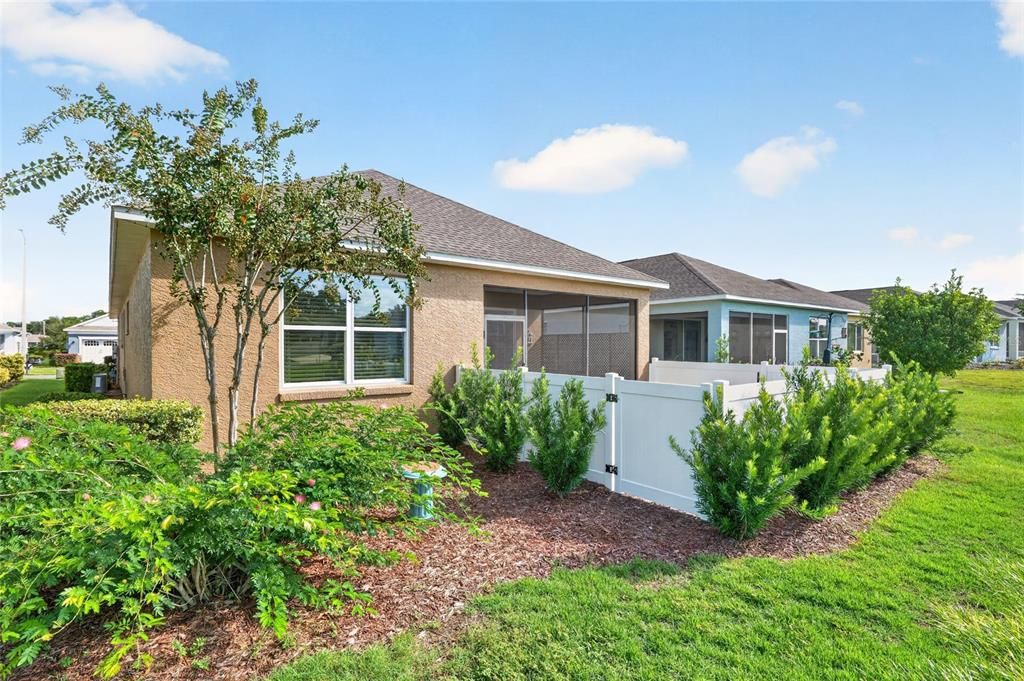 For Sale: $279,900 (2 beds, 2 baths, 1431 Square Feet)