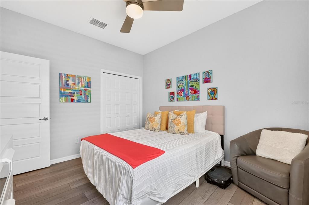 For Sale: $279,900 (2 beds, 2 baths, 1431 Square Feet)