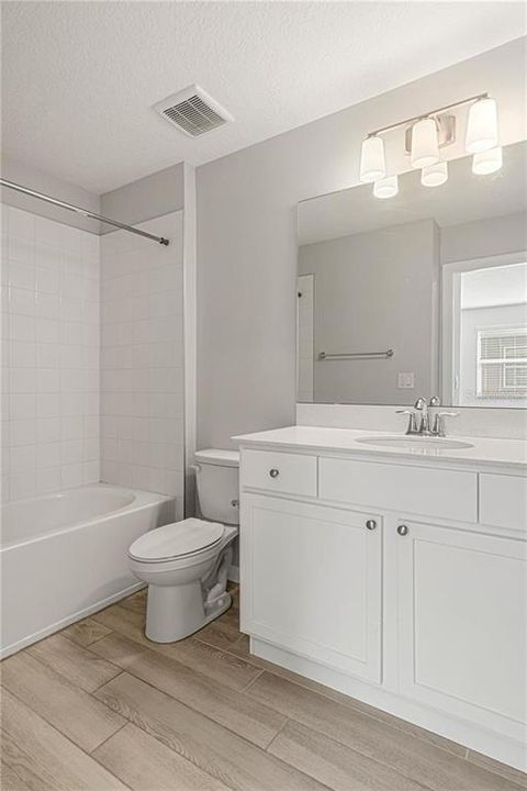 В аренду: $2,395 (4 спален, 3 ванн, 1762 Квадратных фут)