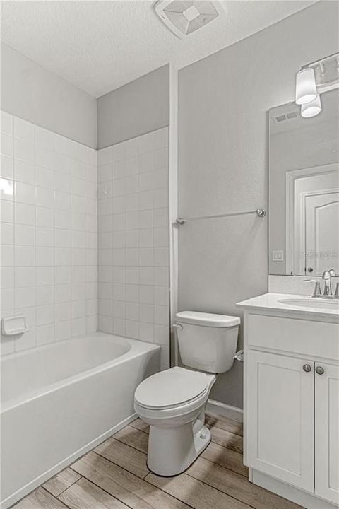 В аренду: $2,395 (4 спален, 3 ванн, 1762 Квадратных фут)