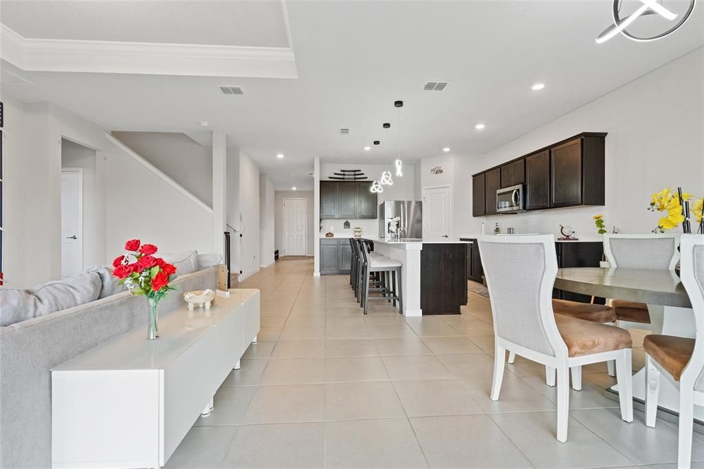 En Venta: $525,000 (4 camas, 3 baños, 2827 Pies cuadrados)