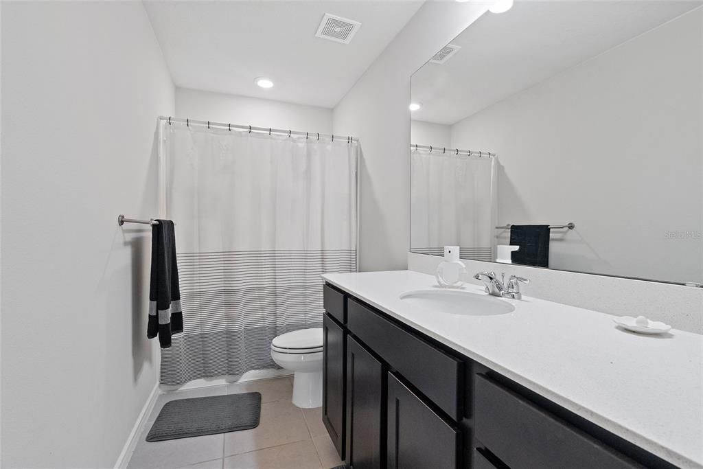 En Venta: $525,000 (4 camas, 3 baños, 2827 Pies cuadrados)