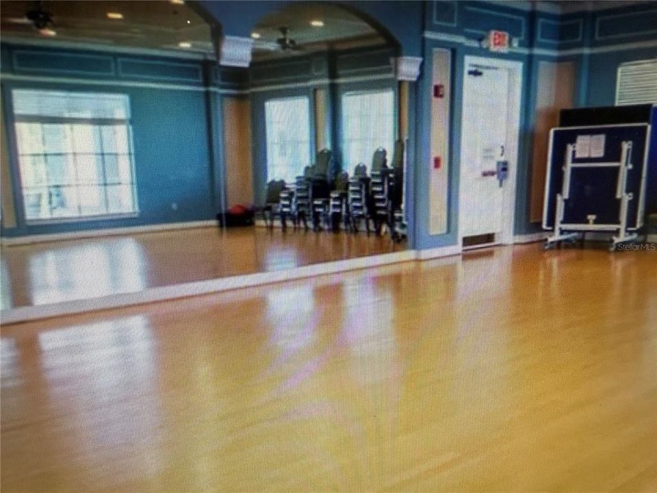 For Sale: $335,000 (2 beds, 2 baths, 1420 Square Feet)