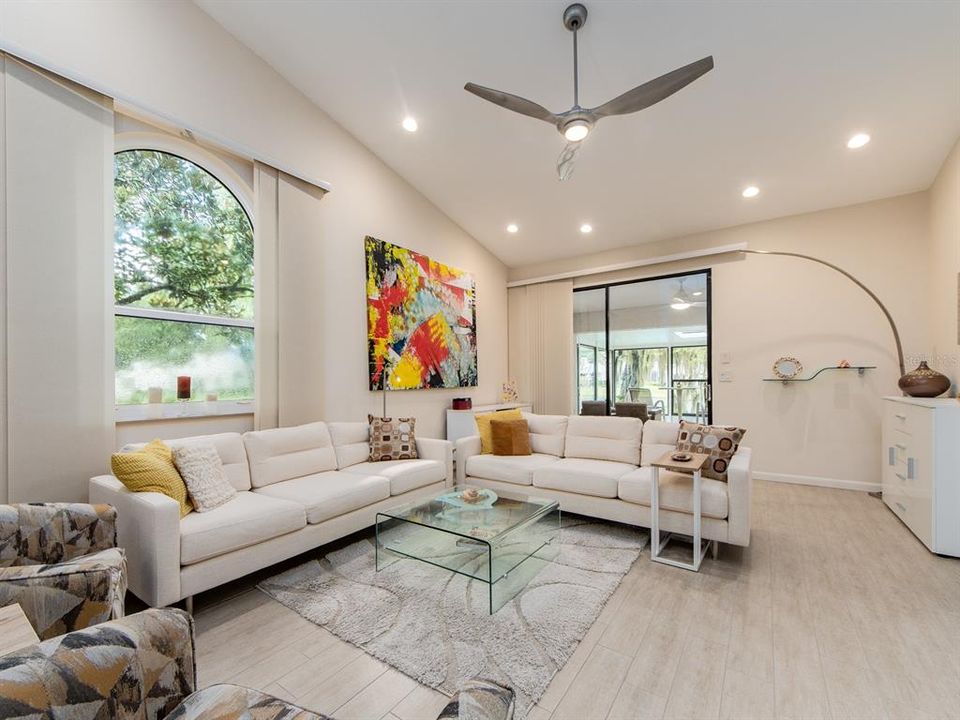 For Sale: $435,800 (2 beds, 2 baths, 1659 Square Feet)