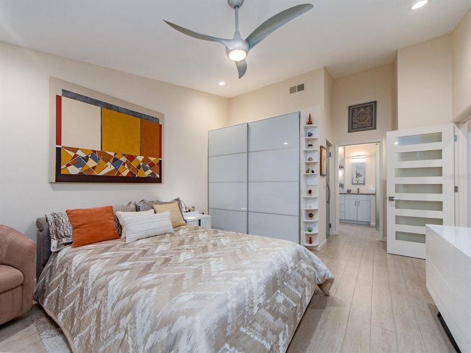 For Sale: $435,800 (2 beds, 2 baths, 1659 Square Feet)