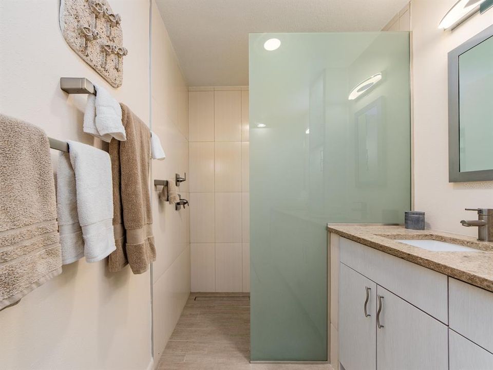 For Sale: $435,800 (2 beds, 2 baths, 1659 Square Feet)