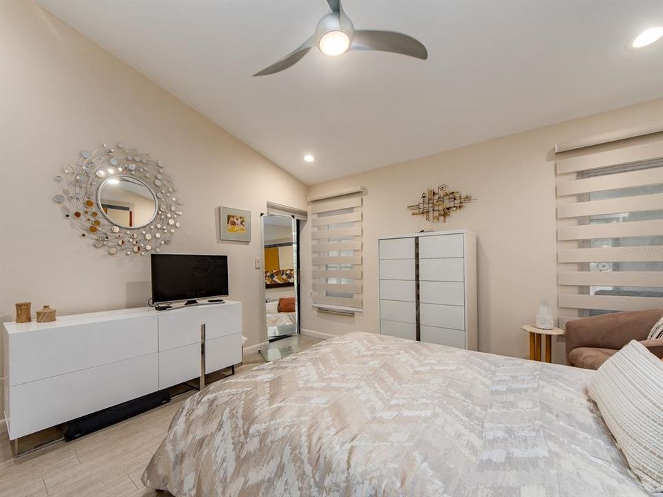 For Sale: $435,800 (2 beds, 2 baths, 1659 Square Feet)