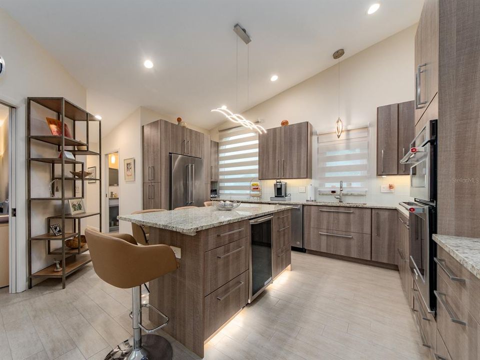 For Sale: $435,800 (2 beds, 2 baths, 1659 Square Feet)