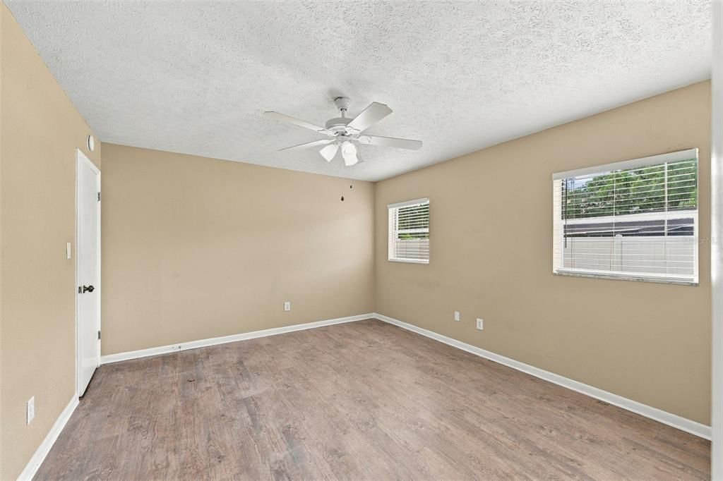 For Sale: $419,000 (3 beds, 2 baths, 1638 Square Feet)
