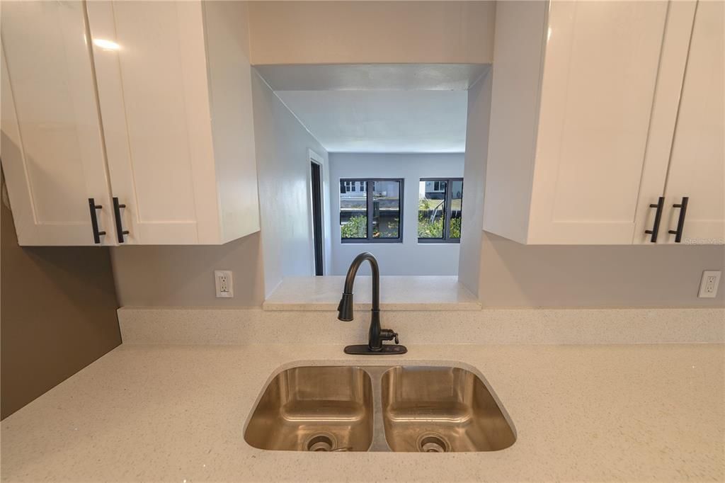 For Sale: $395,000 (3 beds, 2 baths, 1247 Square Feet)
