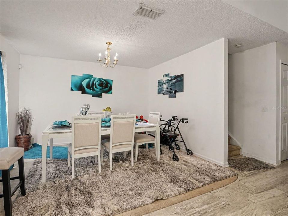 En Venta: $259,000 (4 camas, 2 baños, 2817 Pies cuadrados)