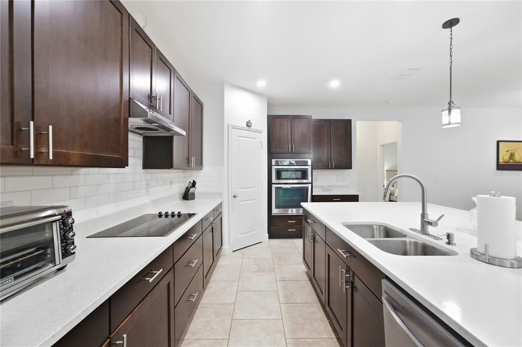 For Sale: $410,000 (4 beds, 2 baths, 2140 Square Feet)