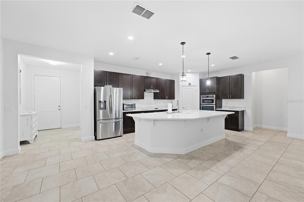 For Sale: $410,000 (4 beds, 2 baths, 2140 Square Feet)