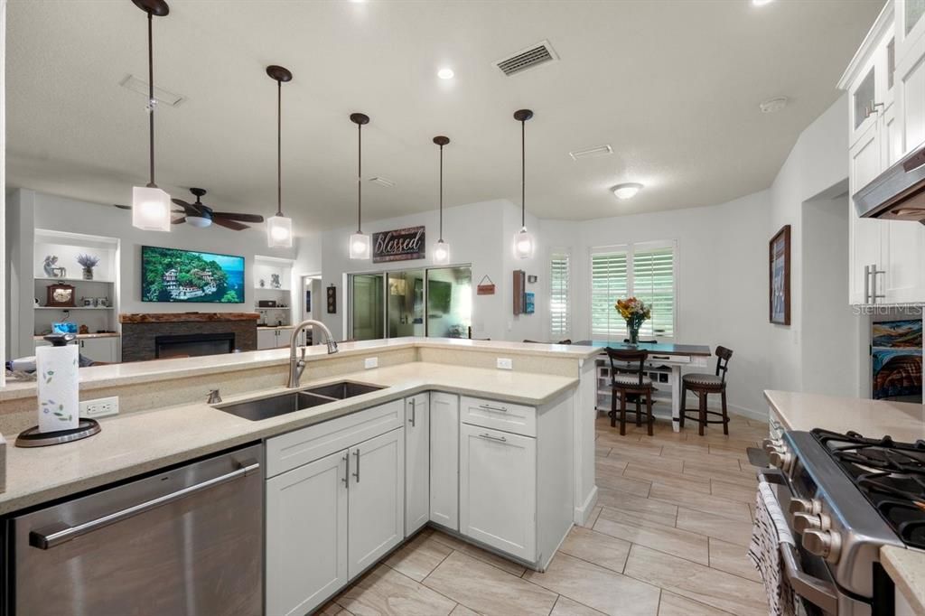 For Sale: $899,999 (4 beds, 3 baths, 2302 Square Feet)