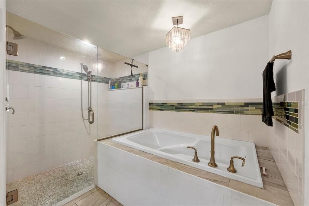 For Sale: $899,999 (4 beds, 3 baths, 2302 Square Feet)