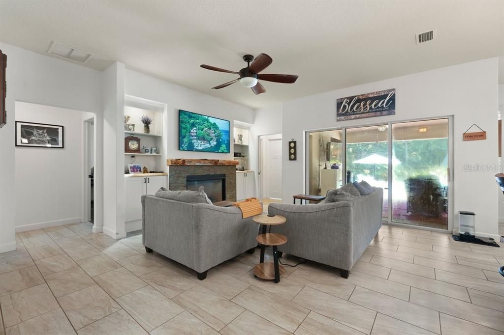 For Sale: $899,999 (4 beds, 3 baths, 2302 Square Feet)