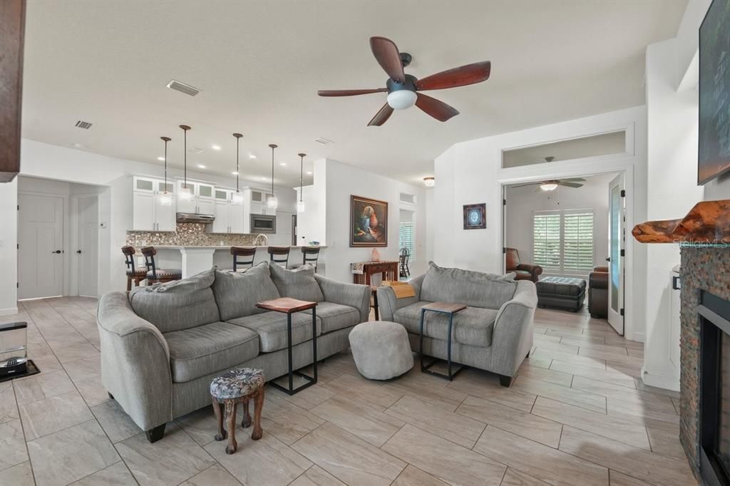 For Sale: $899,999 (4 beds, 3 baths, 2302 Square Feet)